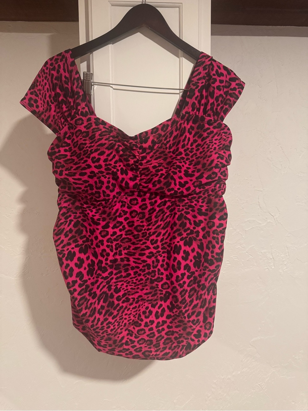 Women’s Pink Leopard Print CapSleeve Tankini 2x low coverage wire free swim top
